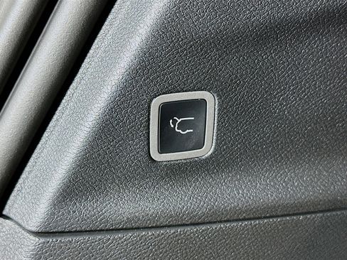 Used 2022 Chrysler Pacifica Touring-L w/ S Appearance Package image 30