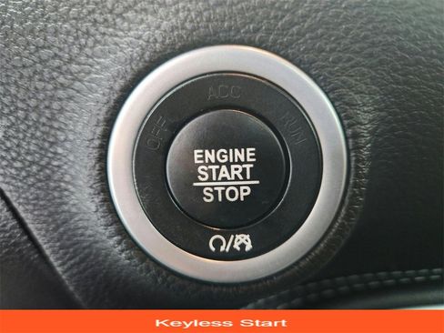 Used 2019 Dodge Challenger SXT image 28