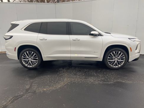 Certified 2025 Buick Enclave Avenir w/ Super Cruise Package image 2