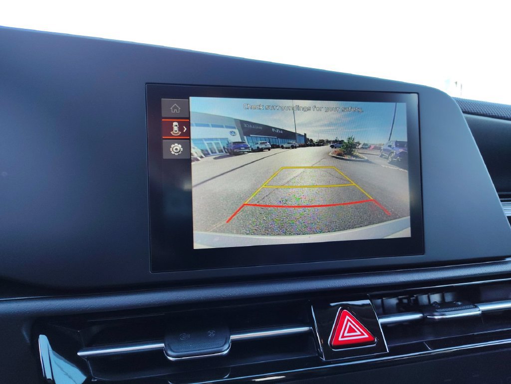 Used 2024 Kia Niro LX FWD image 13