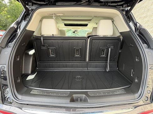 Used 2024 Buick Enclave Essence w/ Experience Buick Package AWD/4WD image 33