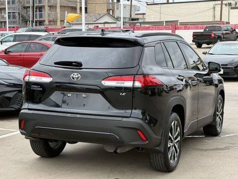 Used 2023 Toyota Corolla Cross LE FWD image 4