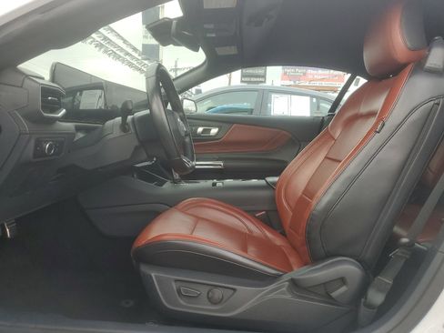Used 2024 Ford Mustang Premium image 8