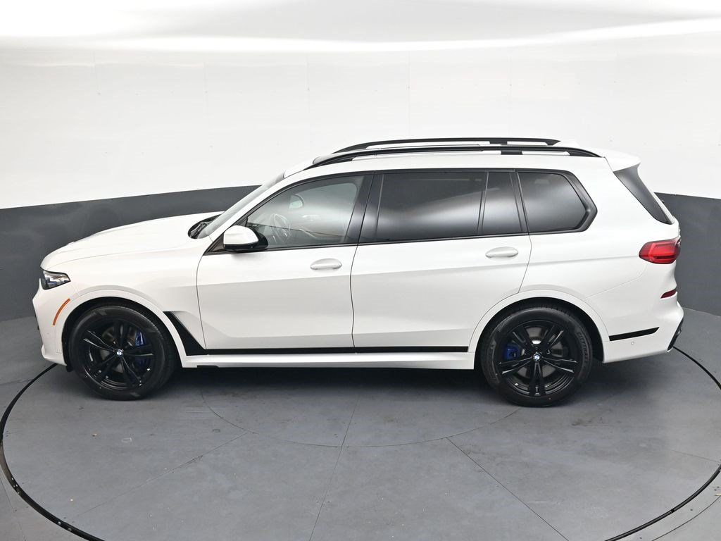 Used 2022 BMW X7 M50i AWD/4WD image 24