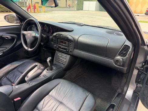 Used 2001 Porsche 911 Carrera 4 image 23