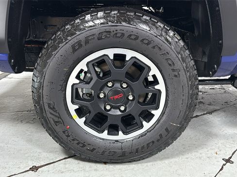 New 2025 Toyota Tacoma TRD Off-Road image 22