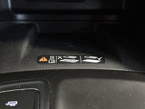 Used 2020 Chevrolet Equinox Premier image 23