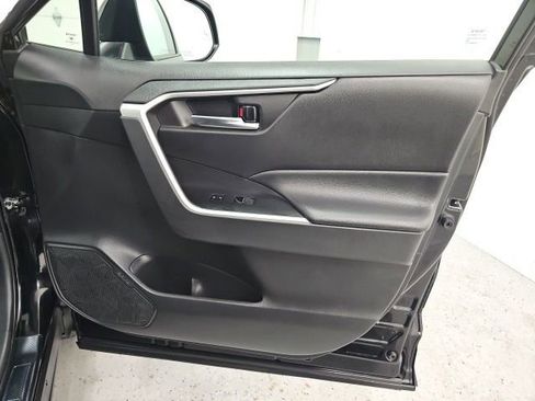 Used 2024 Toyota RAV4 SE image 36