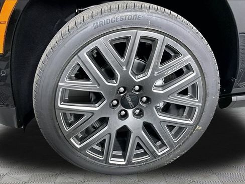 New 2026 GMC Yukon Denali Ultimate AWD/4WD image 13