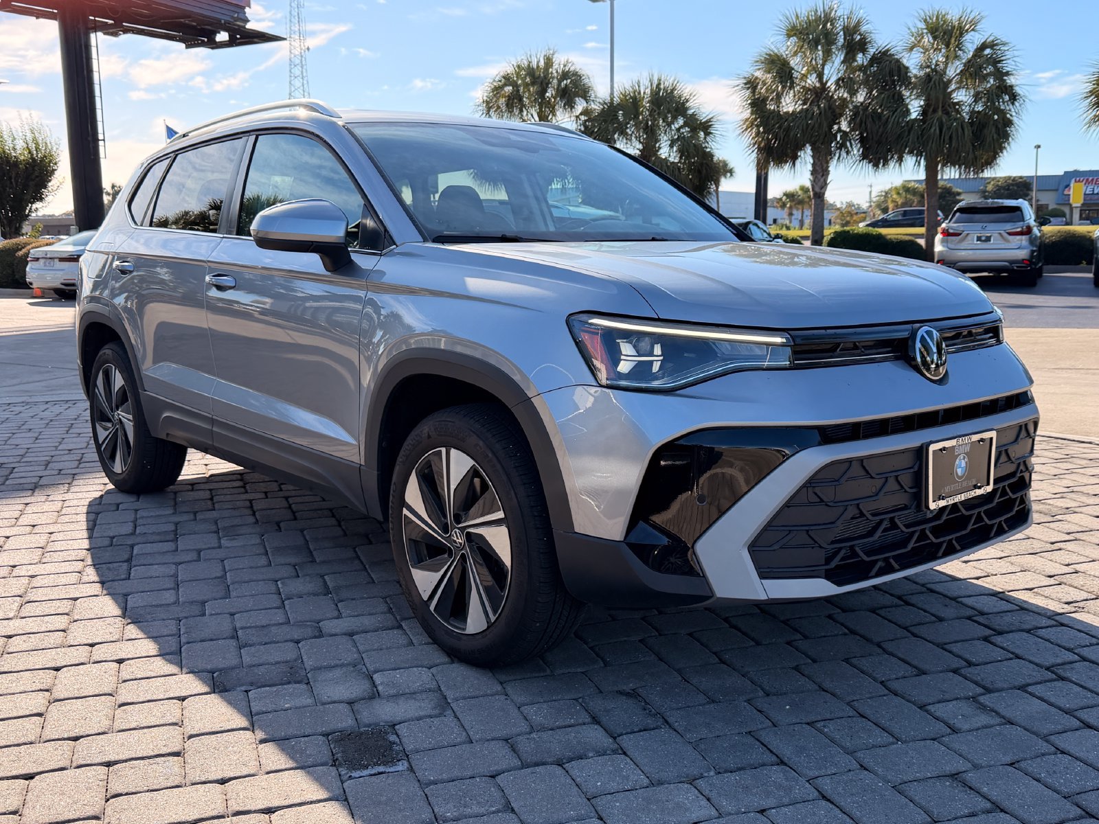 Used 2025 Volkswagen Taos SE AWD/4WD image 6