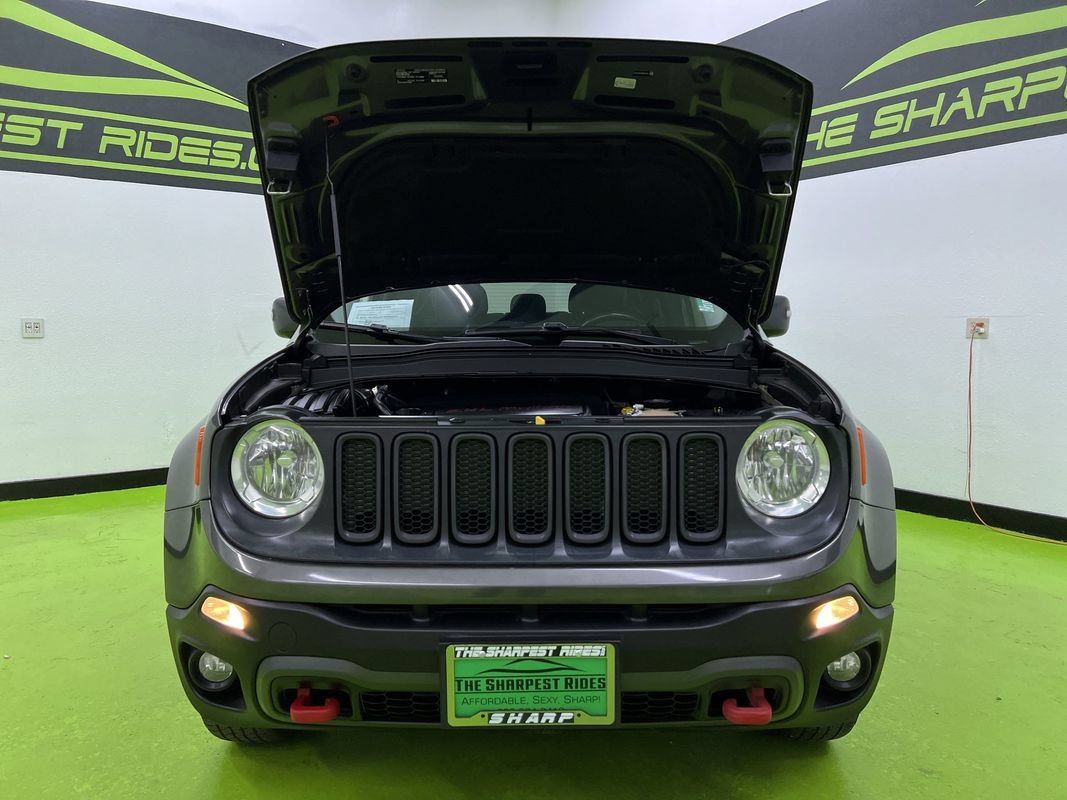 Used 2016 Jeep Renegade Trailhawk w/ Premium Trailhawk Package AWD/4WD image 4