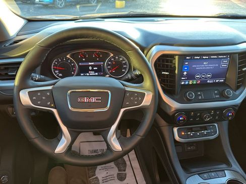 Certified 2023 GMC Acadia SLT w/ Preferred Package image 21