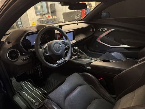 Used 2017 Chevrolet Camaro ZL1 image 8