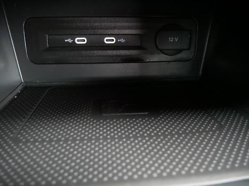 Certified 2022 Volkswagen Atlas SEL R-Line image 29