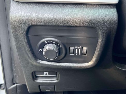 Used 2023 Jeep Grand Cherokee L Laredo AWD/4WD image 20