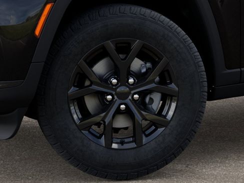 New 2025 Jeep Grand Cherokee L Altitude image 8