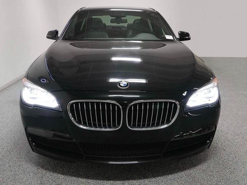 Used 2013 BMW 750i RWD image 3