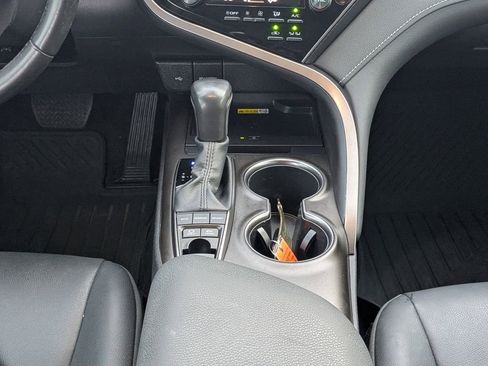 Used 2022 Toyota Camry SE w/ Audio Upgrade Package image 17