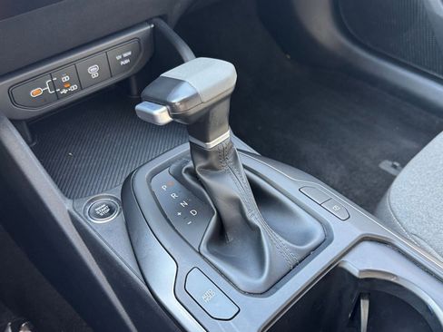 Used 2025 Kia K4 LXS image 38