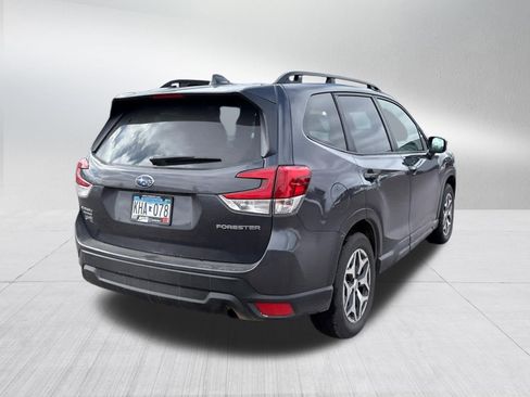 Used 2023 Subaru Forester Premium image 7
