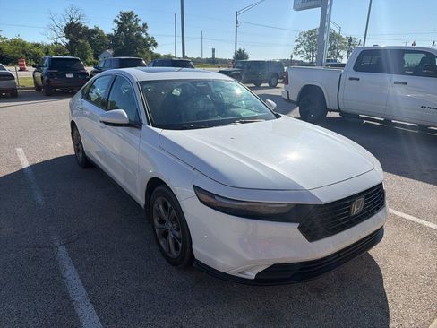 Used 2024 Honda Accord EX image 9
