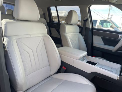 Used 2025 Hyundai Santa Fe SEL image 35