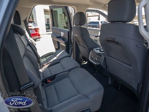 Used 2025 Ford Expedition Active AWD/4WD image 14