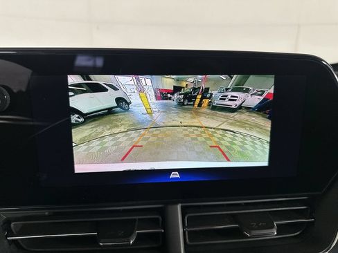 Used 2025 Chevrolet Trax RS w/ Driver Confidence Package FWD image 17