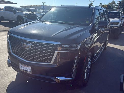 Used 2023 Cadillac Escalade ESV Premium Luxury RWD image 17