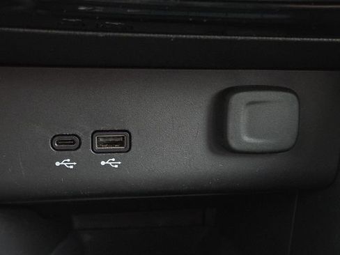 Used 2024 Buick Encore GX Sport Touring image 6