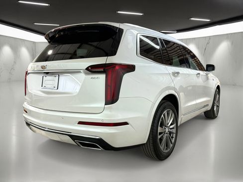 Used 2021 Cadillac XT6 Premium Luxury image 9