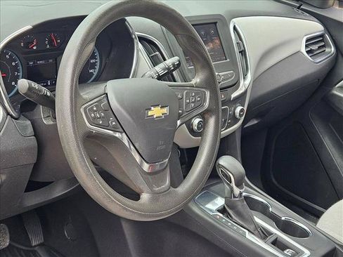 Used 2024 Chevrolet Equinox LS w/ Driver Confidence II Package FWD image 9