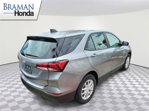 Used 2023 Chevrolet Equinox LS FWD image 3