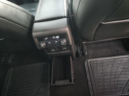 Used 2017 GMC Acadia SLT image 19