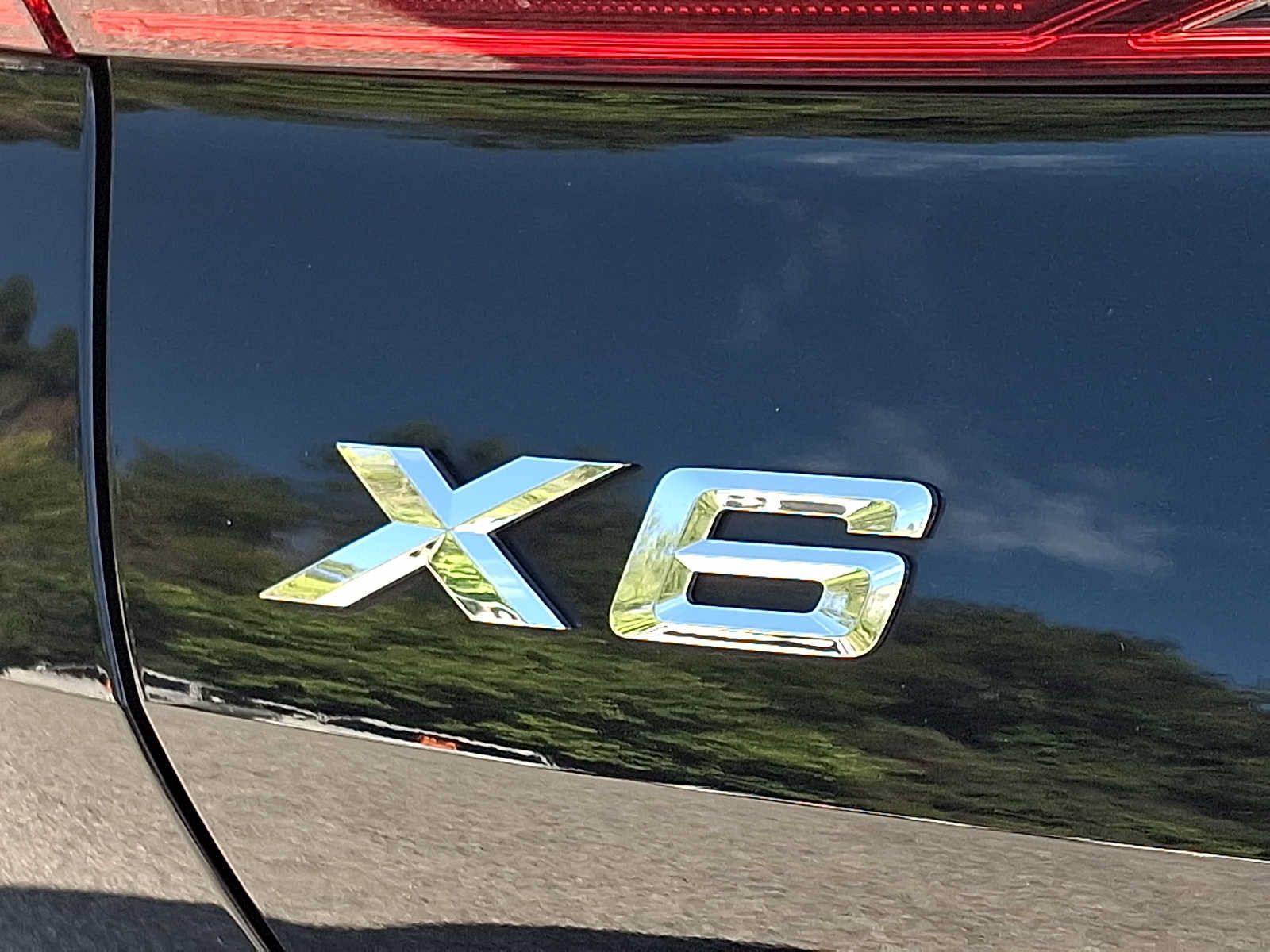 Used 2024 BMW X6 xDrive40i w/ Executive Package AWD/4WD image 32