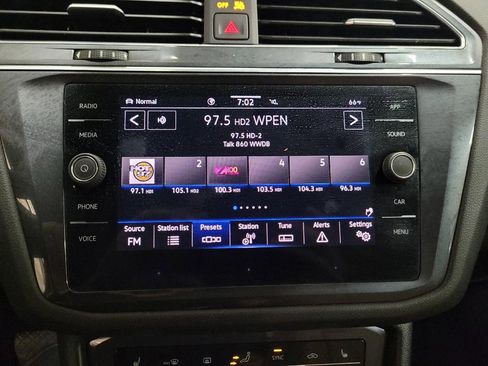 Used 2022 Volkswagen Tiguan SE image 25