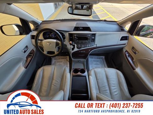 Used 2011 Toyota Sienna XLE FWD image 16