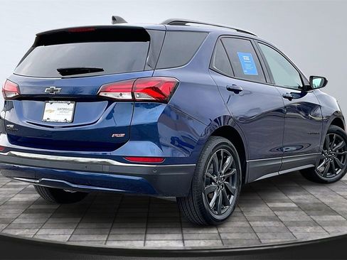 Used 2023 Chevrolet Equinox RS image 2