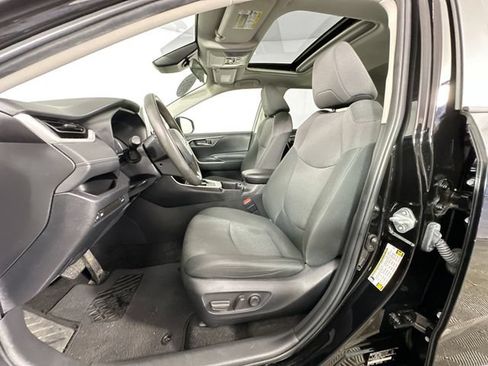 Used 2024 Toyota RAV4 XLE w/ Convenience Package AWD/4WD image 4