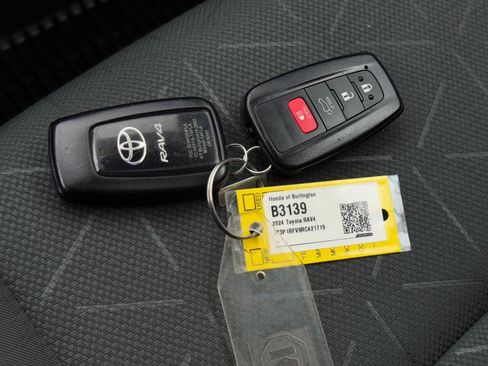 Used 2024 Toyota RAV4 XLE w/ Convenience Package image 39