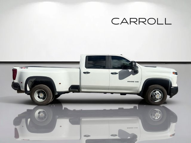 Used 2026 Chevrolet Silverado 3500 W/T AWD/4WD image 2