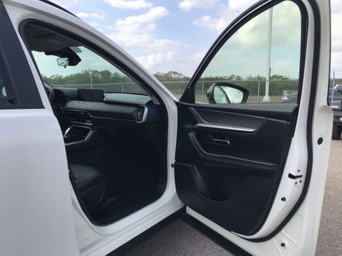 Used 2025 MAZDA CX-70 3.3 Turbo w/ Preferred Package image 17