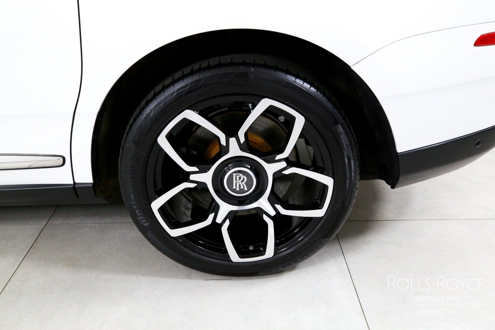 Used 2020 Rolls-Royce Cullinan AWD/4WD image 40