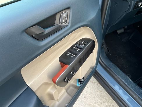 New 2025 Ford Maverick Lariat image 12