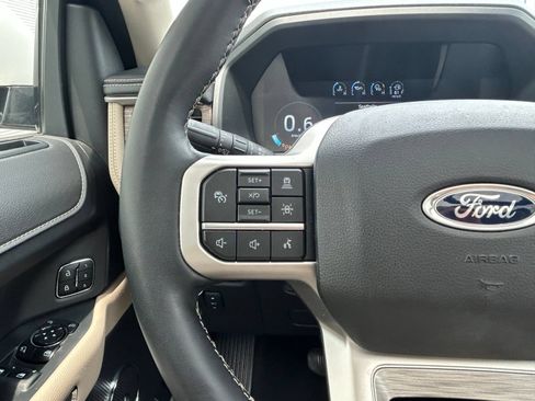 Used 2024 Ford Expedition Limited AWD/4WD image 17