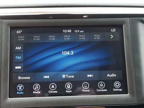Used 2018 Chrysler Pacifica Touring Plus w/ Tire & Wheel Group FWD image 14