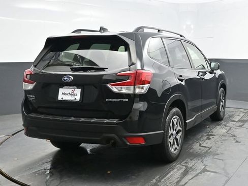Used 2019 Subaru Forester Premium image 6