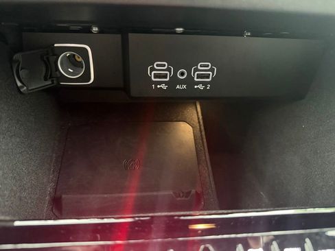 Used 2024 Jeep Wagoneer Series II w/ Flexible Seating Group AWD/4WD image 34