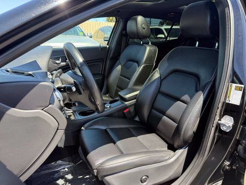Used 2019 Mercedes-Benz GLA 250 image 14