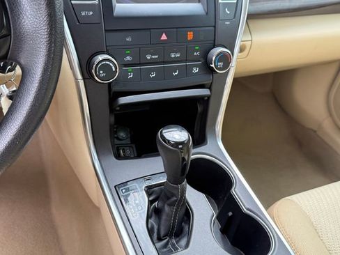Used 2016 Toyota Camry LE FWD image 15